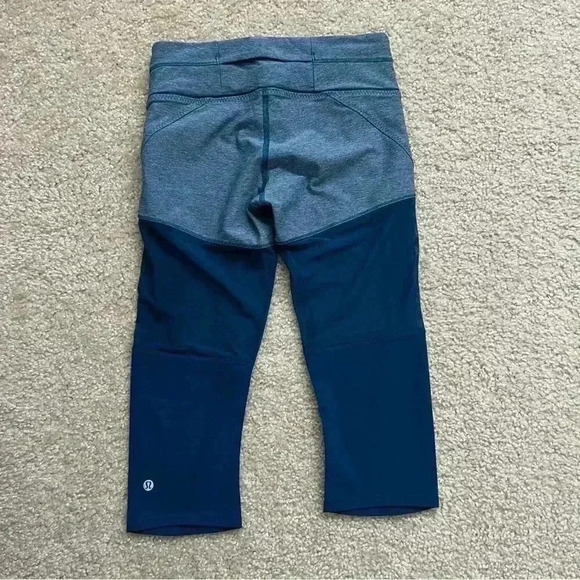 Lululemon Athletica Training Tough Cropped Capri Women’s Size 4 Blue Mesh Panel - Picture 2 of 16